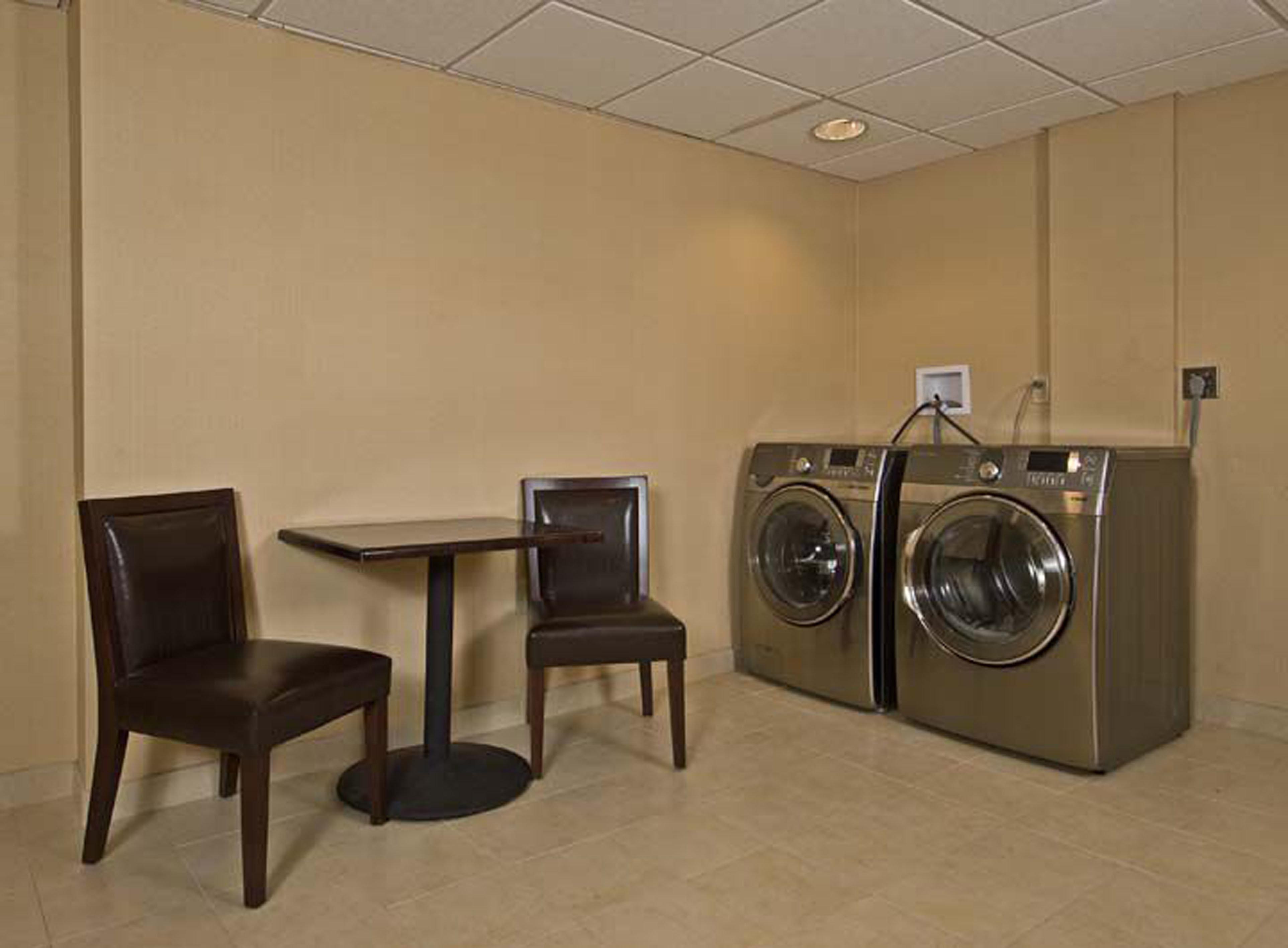 Armoni Inn & Suites Orangeburg Instalações foto