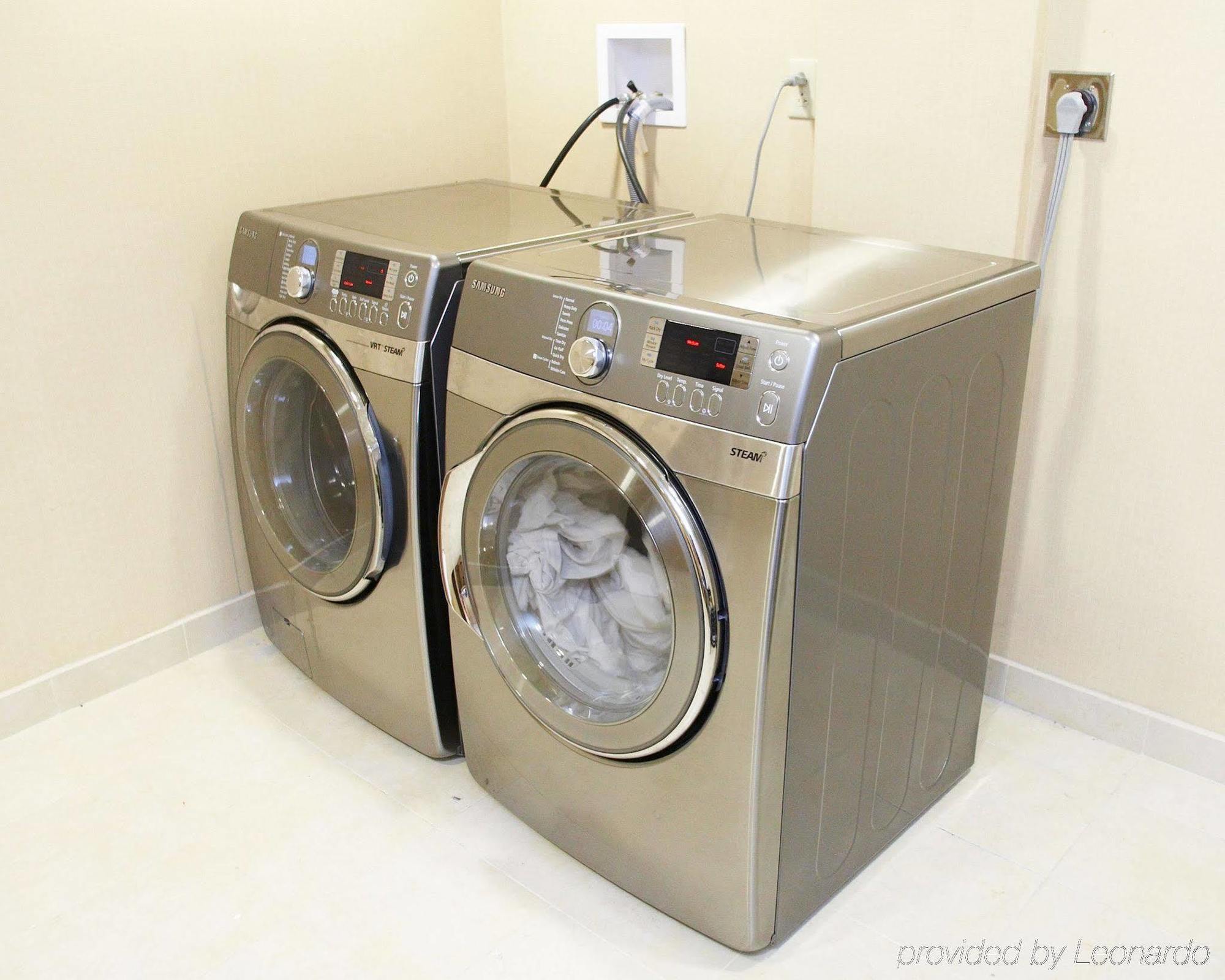 Armoni Inn & Suites Orangeburg Instalações foto
